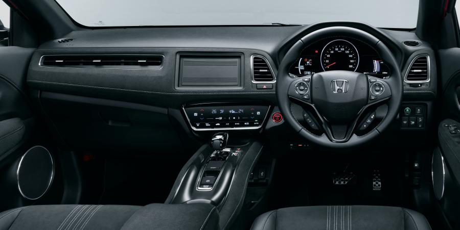 Торпедо Honda Vezel Hybrid RS 2018 года  (JP) (фото 2 из 11)
